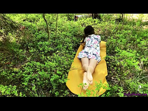 ❤️ 陌生人在Tinder上自慰我的阴部,并在树林里热情地做爱 ❌ Porno vk