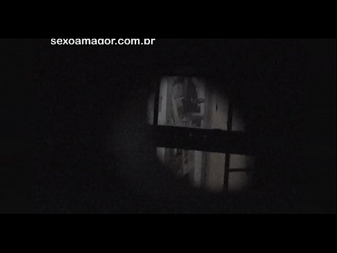 ❤️ 金发女郎被隐藏在空心砖后面的邻居偷窥者偷偷录影 ❌ Porno vk